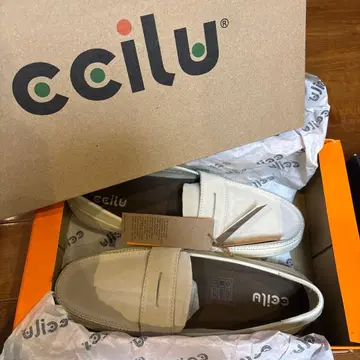 ccilu 화이트 로퍼