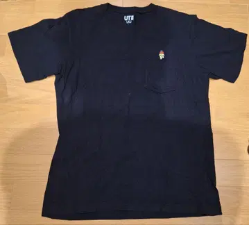 UNIQLO UT M 사이즈 블랙 T셔츠 도라미 자수 도라에몽