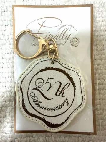 아무로 나미에 25th Anniversary 키링