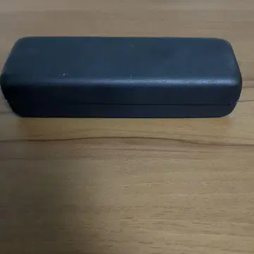 블랙 플라스틱 안경 케이스