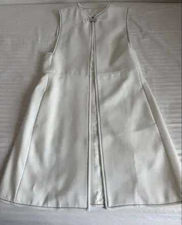 [ 새상품 미사용 ] ZARA 자라 대비 스티치 롱베스트 화이트