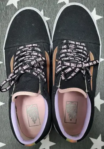 Vans 블랙/핑크 스니커즈