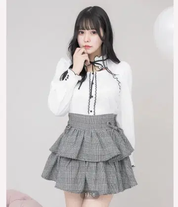 Pium 피움 프론트 리본 프릴 케이프 블라우스