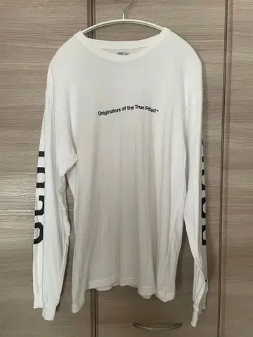 새상품급 뉴에라 NEW ERA 1920 2020 긴팔 T셔츠 화이트 L