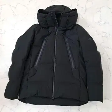 극미품 2024AW 데상트 미즈사와 다운 마운테니아 다운 자켓
