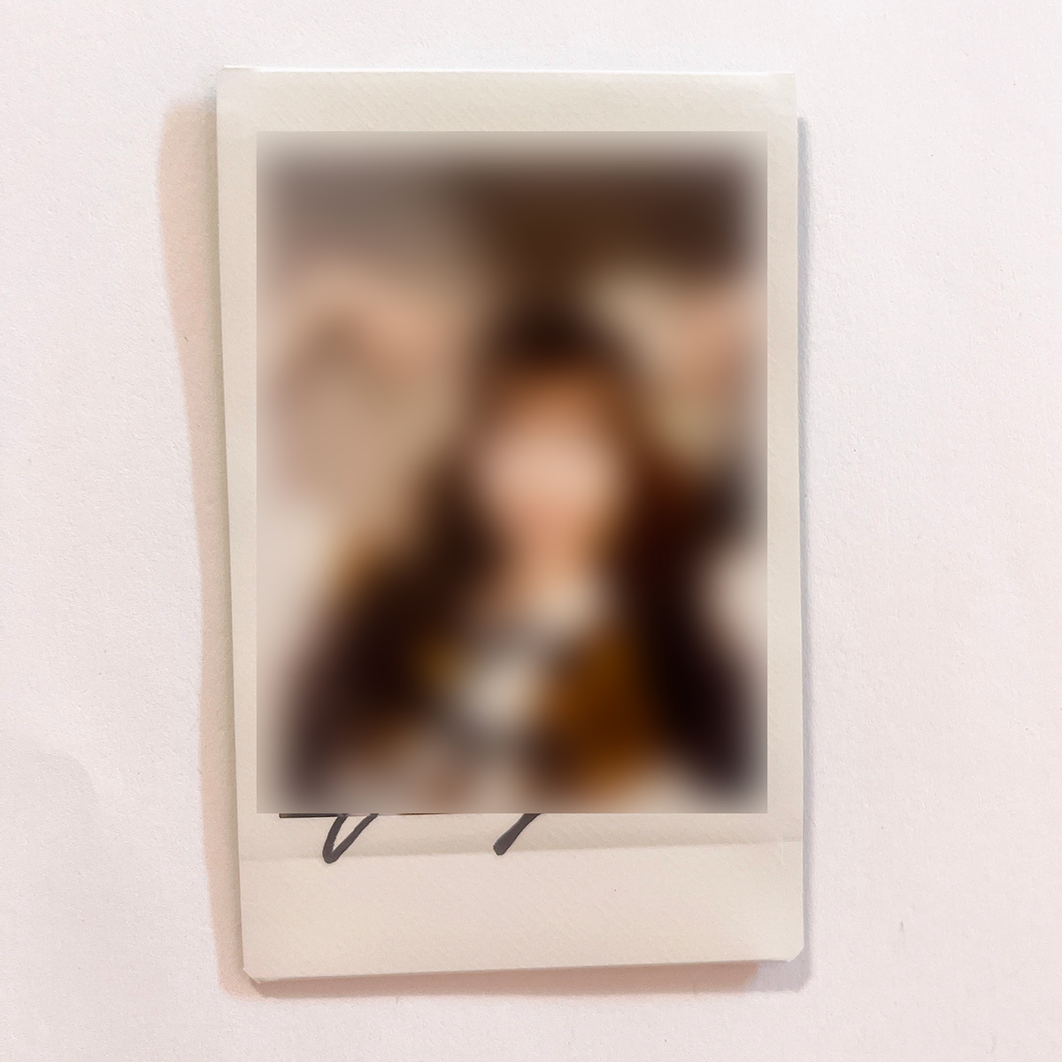 Buy LOONA Signed albums, Rare photocards on Bunjang!