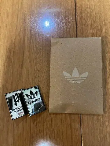 adidas pointless journey 부속품 핀 배지 2개 세트