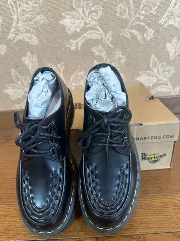 가격 인하했습니다 Dr. Martens 블랙 레이스업 슈즈