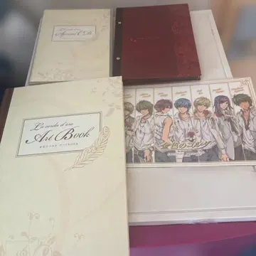 금색의 코르다 4점 세트 미사용품입니다! 오래되어 흠집이 있습니다!