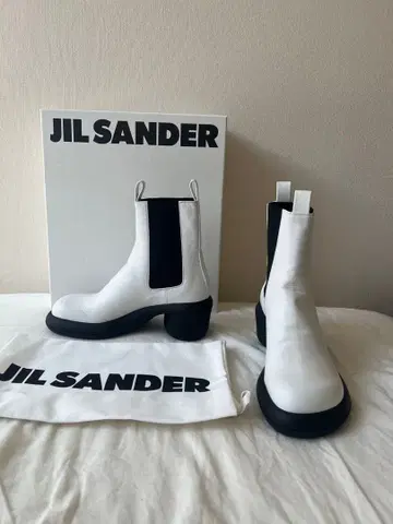 미사용 새상품 JIL SANDER 사이드 고어 부츠/white/37