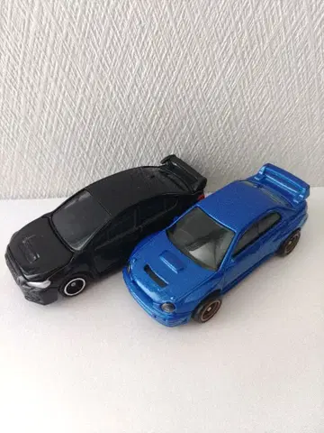 핫휠 임프레자와 토미카 WRX