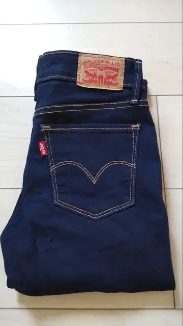 Levi's 710 슈퍼 스키니 데님