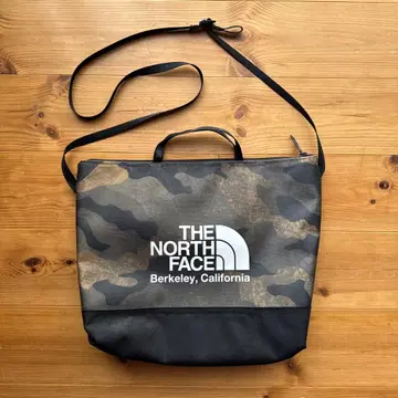 THE NORTH FACE 카모 패턴 숄더백