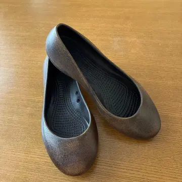 crocs 브라운 플랫슈즈