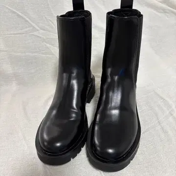 H&M 블랙 가죽 사이드 고어 부츠 통굽
