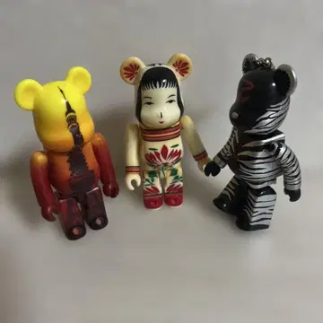 베어브릭 피규어 3체 세트