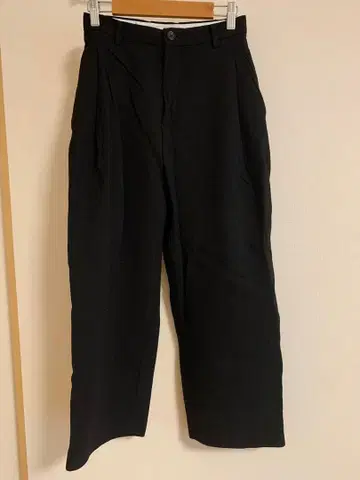 FACADE PATTERN 블랙 캐주얼 팬츠 9부 두꺼운 원단