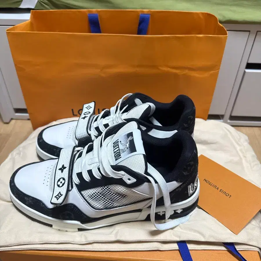 42 / Louis Vuitton X Murakami LV Trainer Sneakers | Bunjang Global