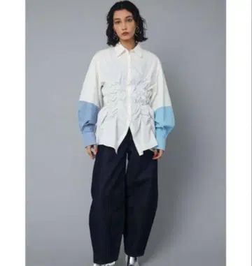 herin.cye 해린 도트 셔링 셔츠