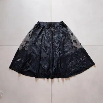 빈티지 플레어 스커트 레이스 볼륨 자수 고스로리 모드
