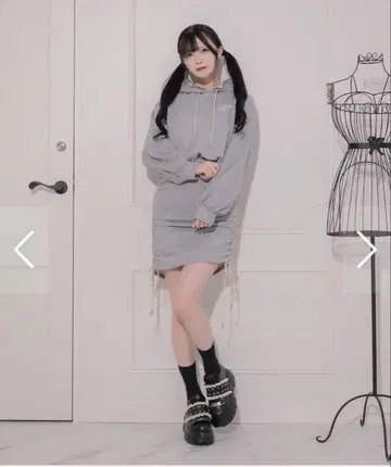 pium 피움 후드 프릴 맨투맨 미니 원피스 그레이 핑크 긴팔