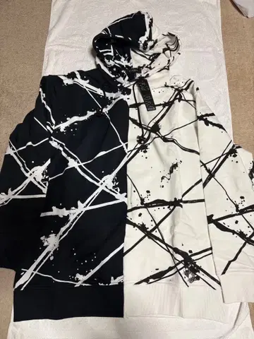 CIVARIZE 바이컬러 빅 실루엣 풀오버 후드티 프리 사이즈