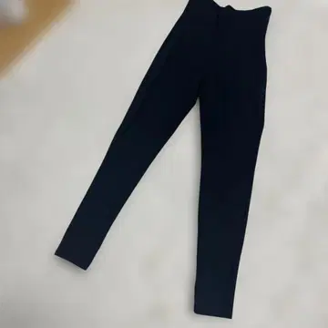 ZARA 블랙 스패츠 M 사이즈