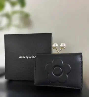 MARY QUANT 마리콴트 반지갑