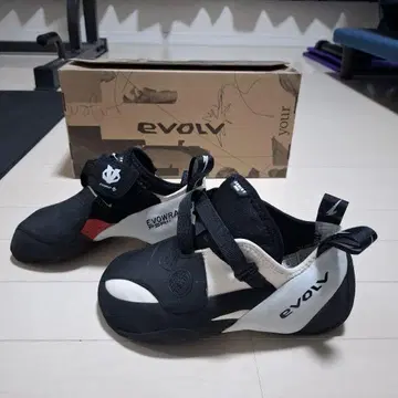 새상품 Evolv 제니스 프로 US 8 클라이밍 신발 블랙/화이트