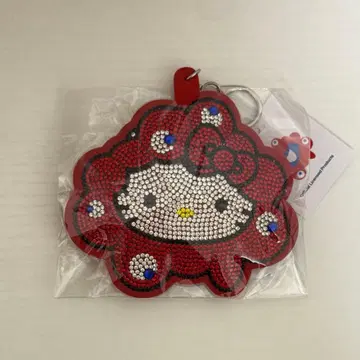 미사용 새상품 오사카 만박 먁먁 산리오 키티 반짝이 가죽 키링