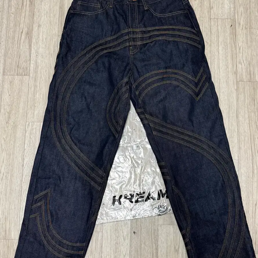 32] Supreme Baggy Selvedge Jin Rigid Indigo | Bunjang Global