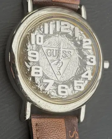 빈티지 Guess 손목시계 골드 천연 가죽 벨트 일본제 y2k