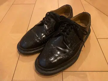 [새상품급] Dr. Martens 윙팁 가죽 구두 UK4