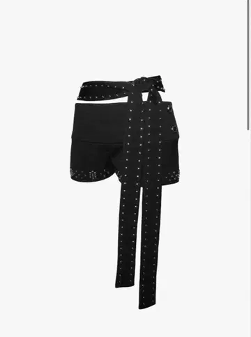 THEREDTHREAD studded shorts