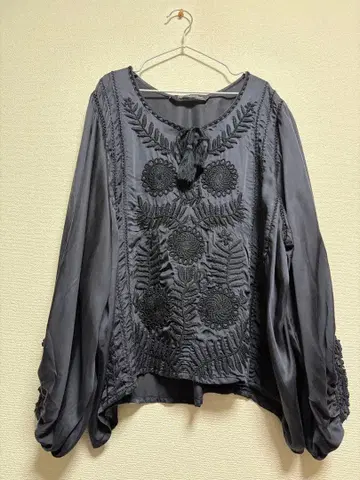 ZARA 자수 블라우스 S