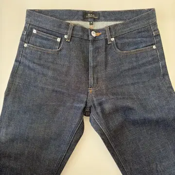 A.P.C PETIT NEW STANDARD 28인치