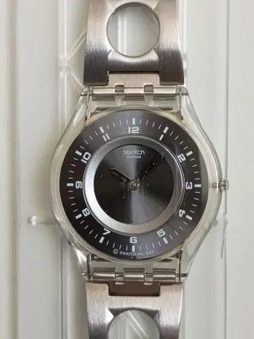 Swatch Skin 블랙 손목시계