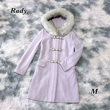 Rady 라벤더 컬러 비쥬 부착 인조 모피 부착 코트