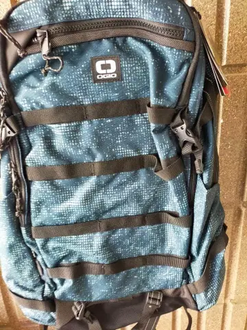OGIO 도트 패턴 백팩 25리터