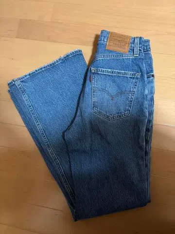 Levi's 리바이스 70s high flare 청바지