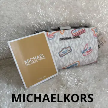 새상품 MICHAEL KORS 2단 접이식 컴팩트 지갑 시그니처 화이트