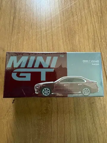 MINI GT BMW i7 xDrive60 Aventurin