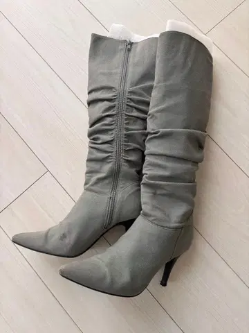 그레이 루즈핏 롱 부츠