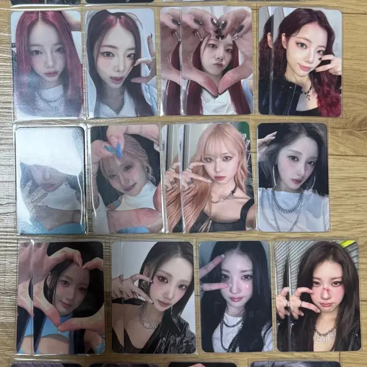 Purple Kiss Yuki sign polaroid wts purplekiss | Bunjang Global