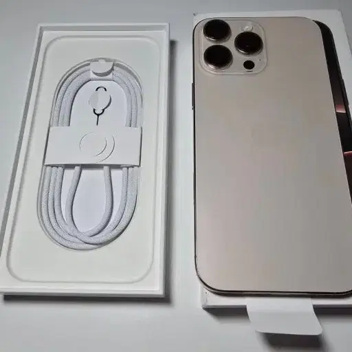 자급제 아이폰16 프로맥스 512GB 새제품 (박스개봉품) 내추럴 티타늄