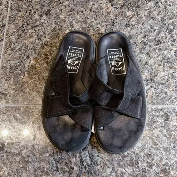 ISLAND SLIPPER 블랙 슬리퍼