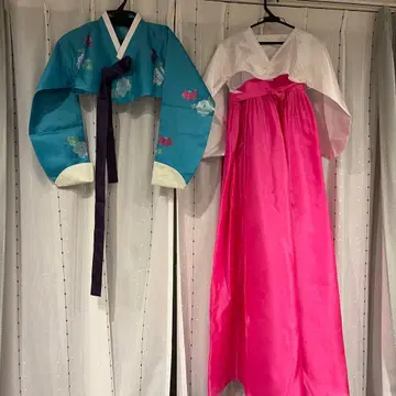 한국 전통 의상 세트 (한복)