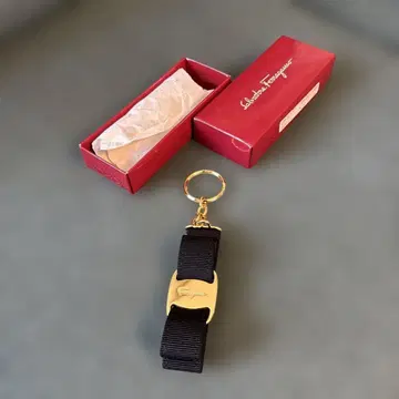 Ferragamo 살바토레 페라가모 키링 바라 리본 블랙 x 골드