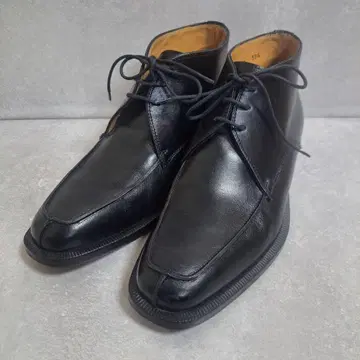[새상품급] BARNEYS NEWYORK U칩 처카 부츠 4390