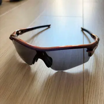 Oakley 레이더락패스 도쿄 셀레브레이션 모델